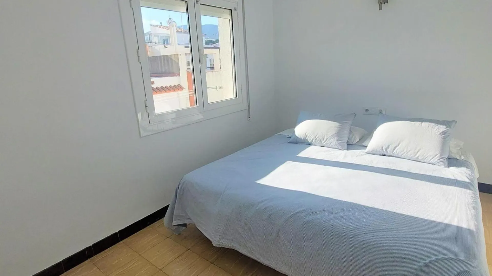 Apartamento Comodo En Llanca, Cerca De Playas Y Tiendas, Wifi Incluido - Es-170-94 Llanca